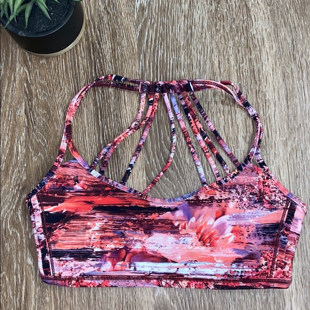 Lululemon sports bra size 6